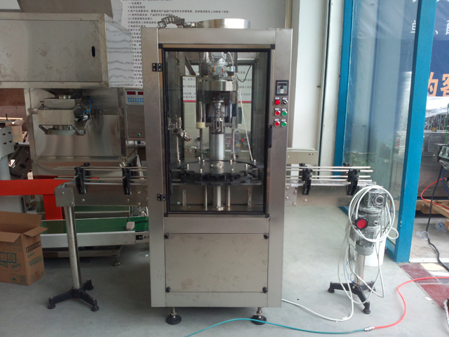 automatisches Inline-Verschließen von Ropp-Kappen.jpg