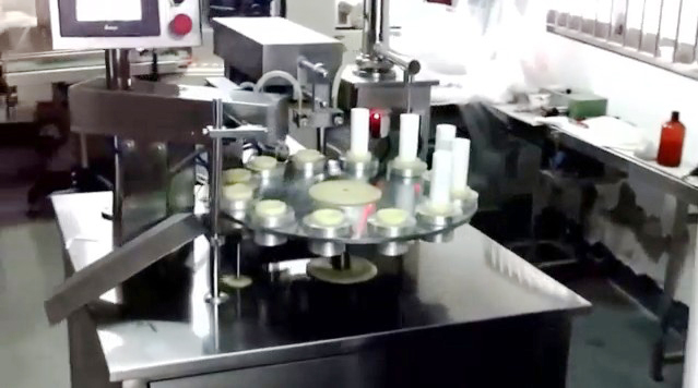 tubes filling ultrasonic sealing machine semi automatic Ultraschall-Rohrversiegelungsfüller Equip.jpg