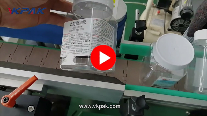 Automatische Maschine zum Anbringen mehrseitiger Etiketten für quadratische Flaschen