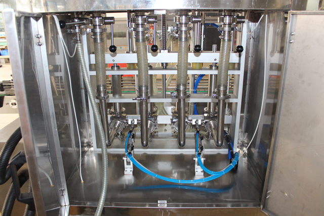 FÜLLMASCHINE 4 Köpfe (2).JPG