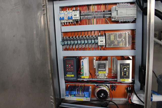 FÜLLMASCHINE 4 Köpfe (1).JPG