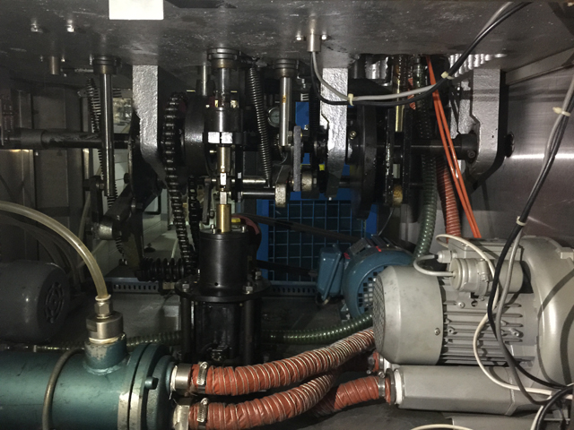 internal structure for filling sealing machines Tuben füllen und versiegeln im Inneren der Maschine.jpg