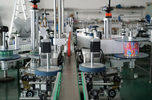 doppelseitige Etikettiermaschine.jpg