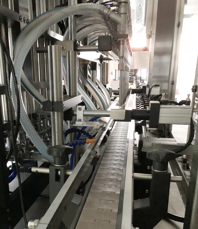 Abfüllmaschine automatisch.JPG