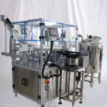 Automatische Füll- und Verschließmaschine für medizinische Gelspritzen