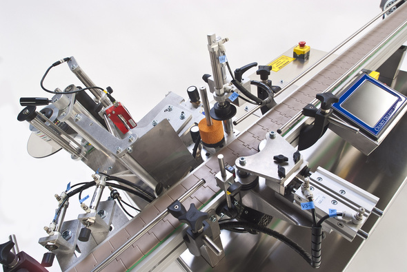 round bottle labeler equipment Etikettiergerät für runde Flaschen.jpg