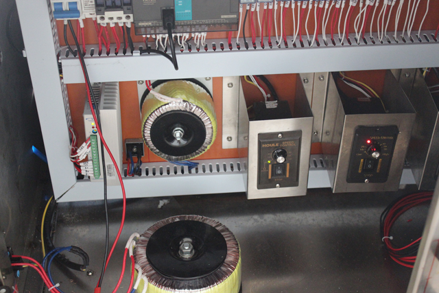 interne Maschine elektronisch.jpg