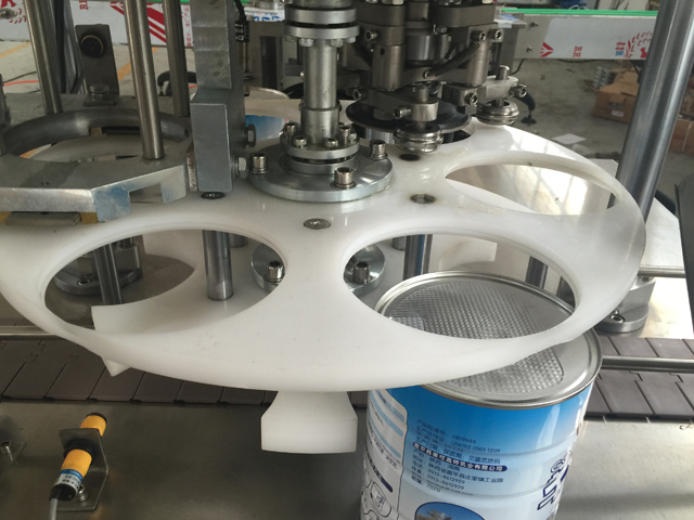 Abfüllmaschine für Metalldosen.jpg