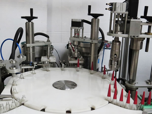 Nagellackfüllung mit Rotationsverschluss.jpg