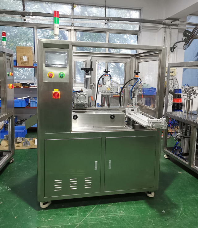 Maschine im Lagertank.jpg