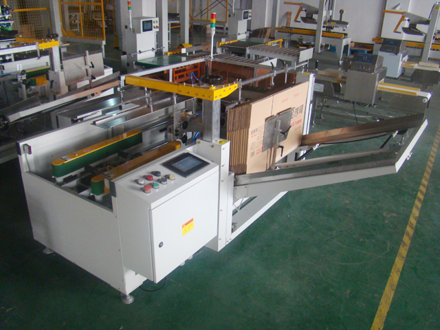 Kartonaufrichter automatische Fabrik.JPG