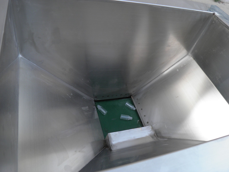 E liquid unscrambler for filling capping line Flaschenöffner für E-Liquid.jpg