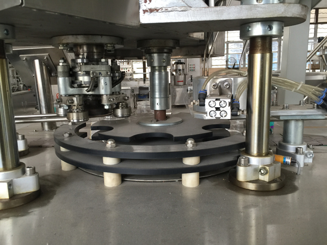 Dosen automatische Versiegelung part.jpg