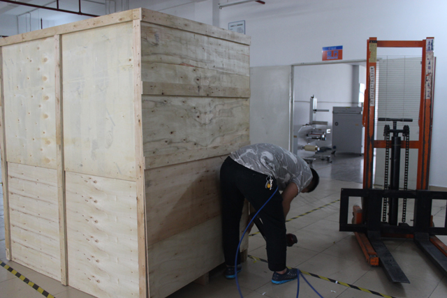 Holzkistenverpackung für horizontale Etikettierung (2).JPG