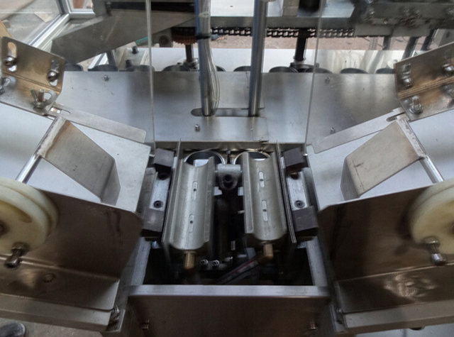 Rutsche für Röhrchenhalter.jpg