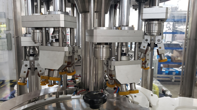 8 Kopf Schraubverschluss.jpg