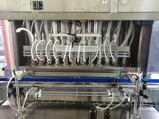 12-Kopf-Abfüllmaschine mit Mischheizung (4).jpg