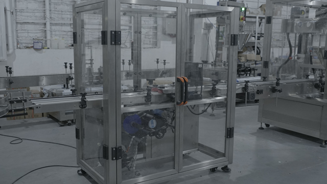 Etikettiermaschine für Gläserböden.jpg