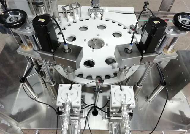 Flaschen Roboterarm Feeder.jpg