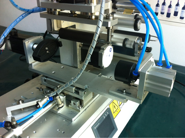 Etikettiermaschinen Etikettierkopf .jpg
