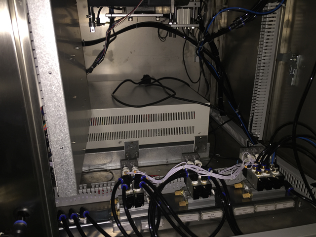 tubes filling sealing machine Elektrokästen zum Befüllen von Versiegelungsgeräten tubes.jpg