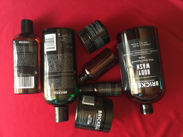 Rollenetikettiergerät zum Etikettieren von Flaschen.jpg