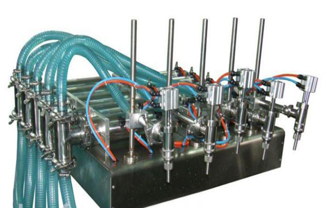 4 Köpfe Füller.jpg