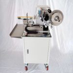 Halbautomatischer Flaggenetikettenapplikator für die Verpackung von Hundeknochen-Tiernahrung