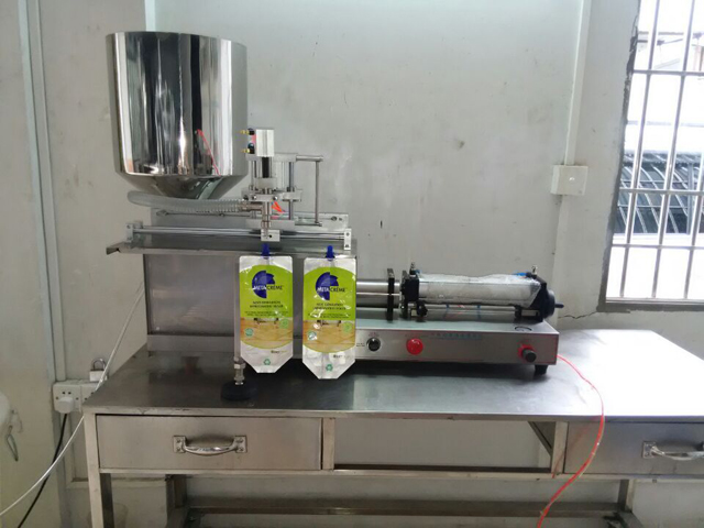 Spritzbeutel-Abfüllmaschine (4).jpg