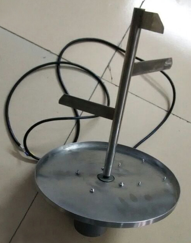 Trichter mit Mischer.jpg