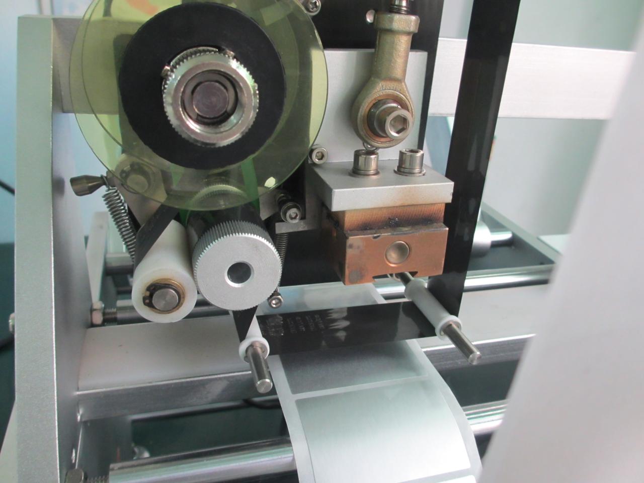 syringe labeling with printing coding function Spritzenetikett mit Druckcoder (5).JPG