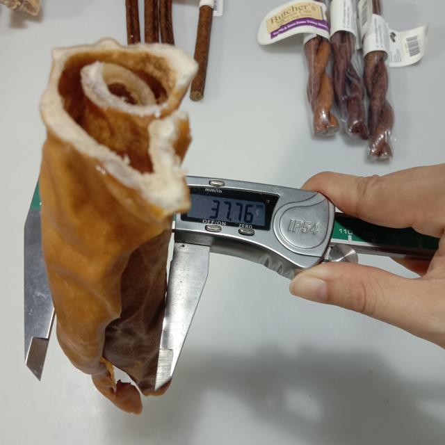 Hundefutterproben zur Etikettierung.jpg