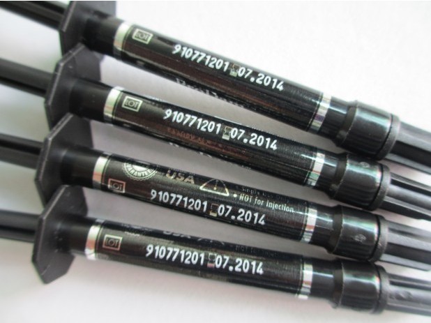 labeling printer machine for syringes Spritzenetikettendruck.jpg