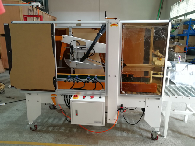 Kartonverschließer mit Heißklebevorrichtung (1).jpg