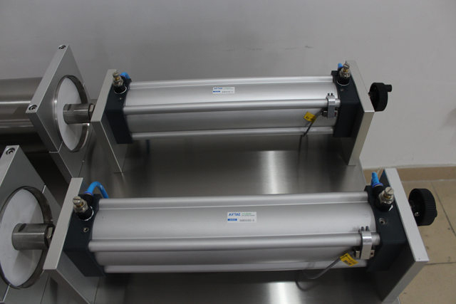 pneumatische Abfüllmaschine.jpg